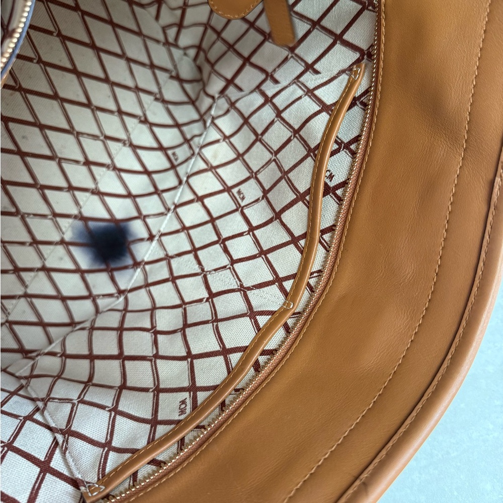 MCM Toni Top-Zip Shopper in Visetos Brown - Picture 11 of 13